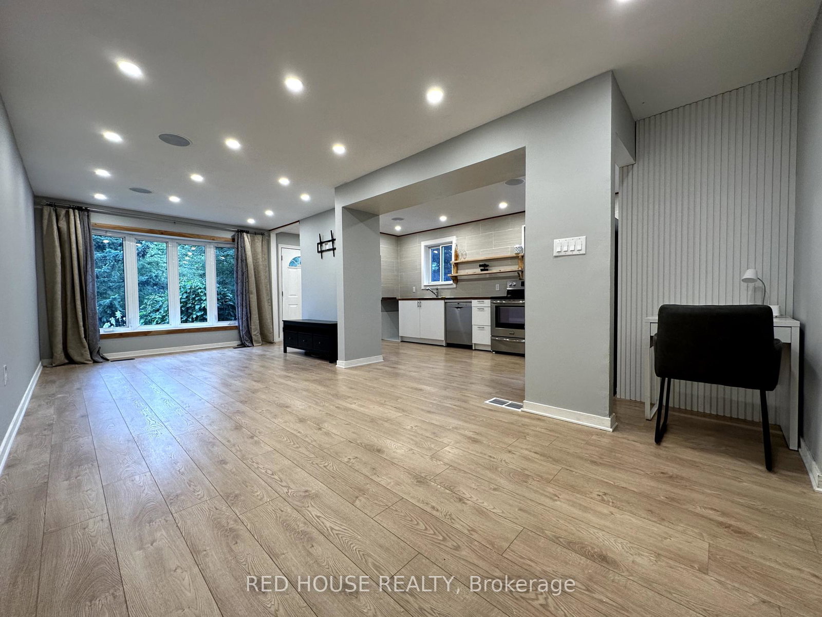 52-charlbrook-avenue-barrie-ontario-s13655148