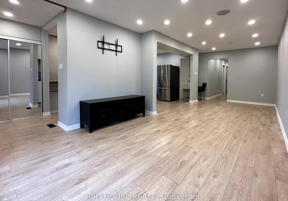 52-charlbrook-avenue-barrie-ontario-s13655148