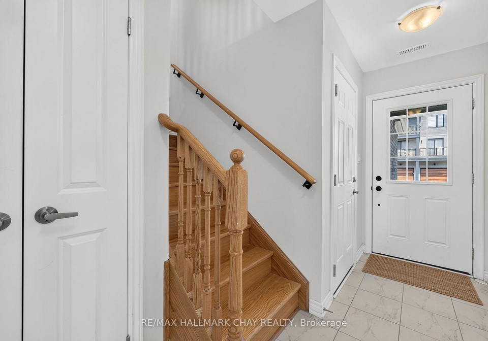 11-pumpkin-corner-crescent-barrie-ontario-s13658636