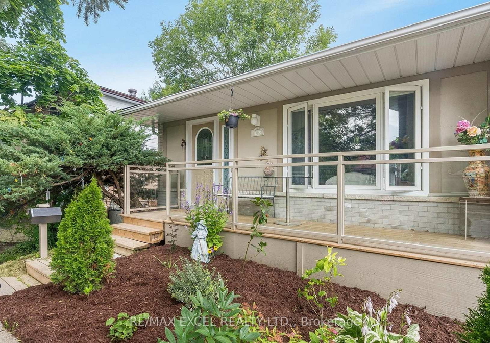 12-college-crescent-barrie-ontario-s13658786
