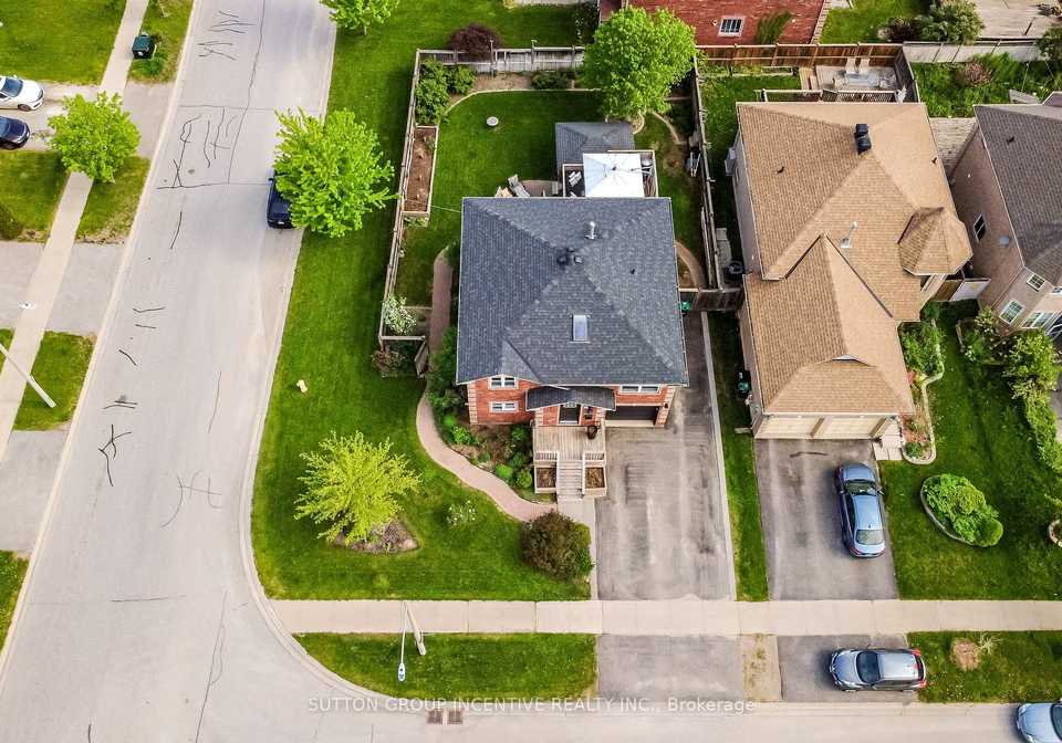 2-hewitt-place-barrie-ontario-s13665542