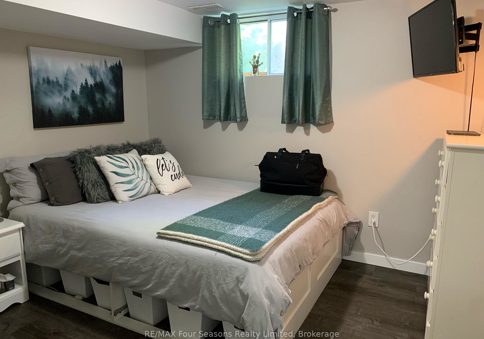 57-courtice-crescent-collingwood-ontario-s13666010