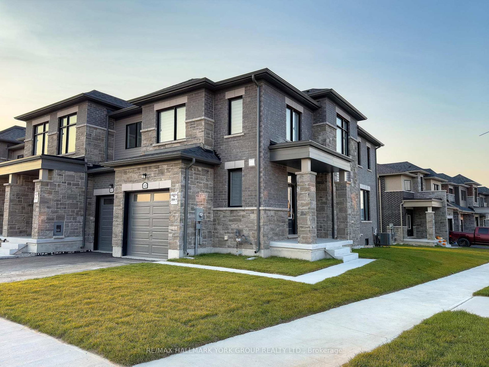145-fenchurch-manor-barrie-ontario-s13666472