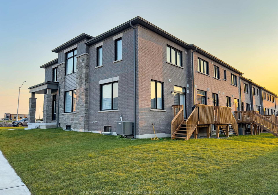 145-fenchurch-manor-barrie-ontario-s13666472