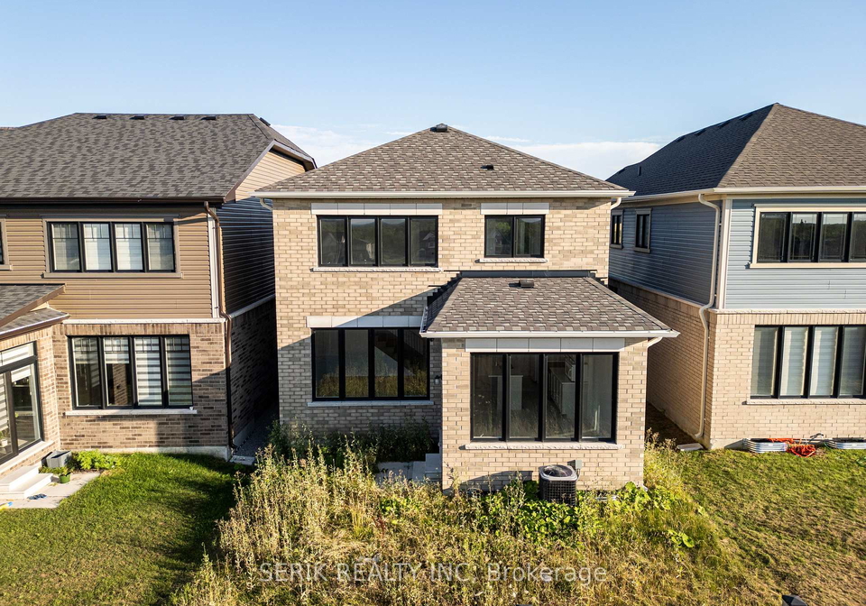 163-fenchurch-manor-barrie-ontario-s13667430