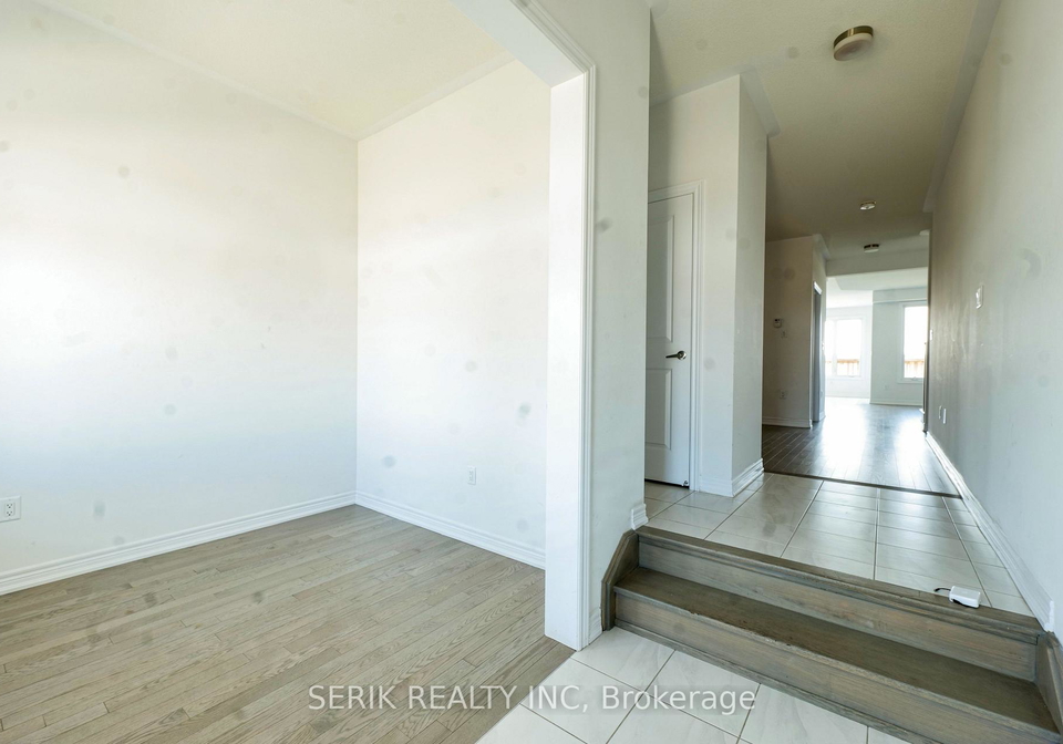 163-fenchurch-manor-barrie-ontario-s13667430