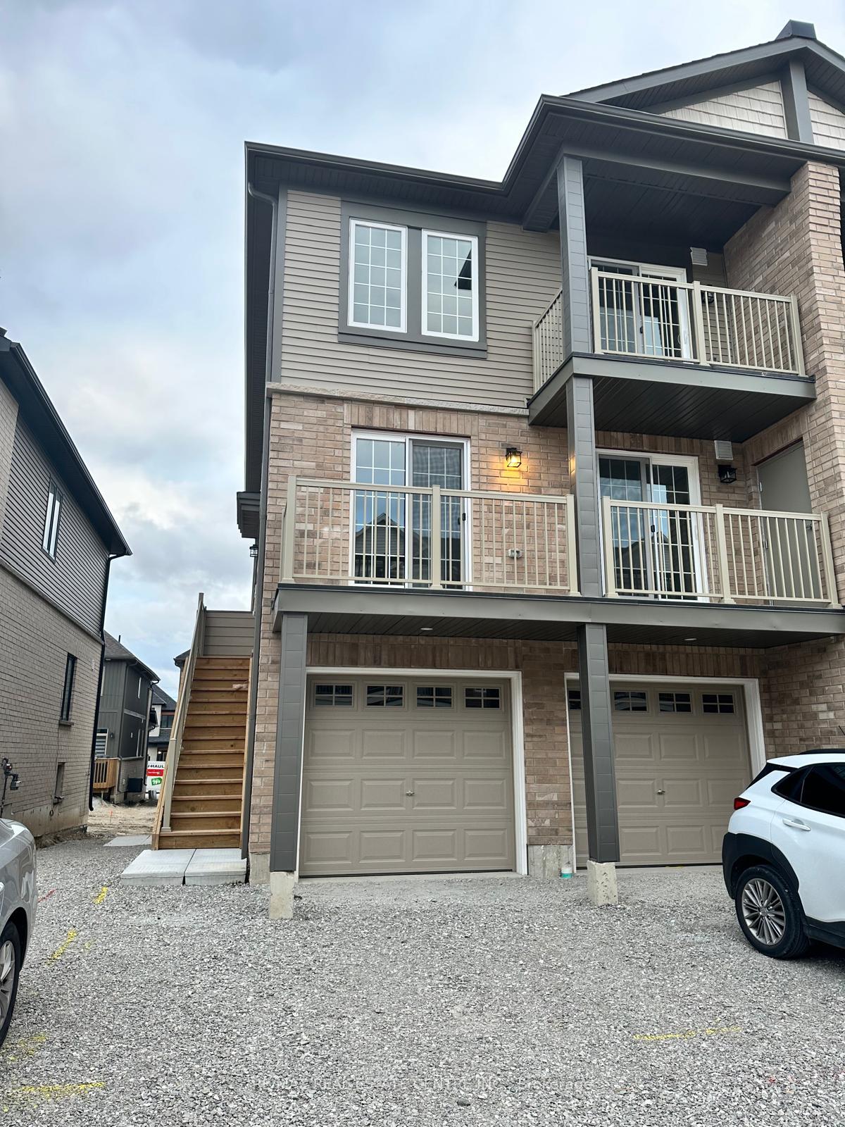 9-hay-lane-barrie-ontario-s13667762