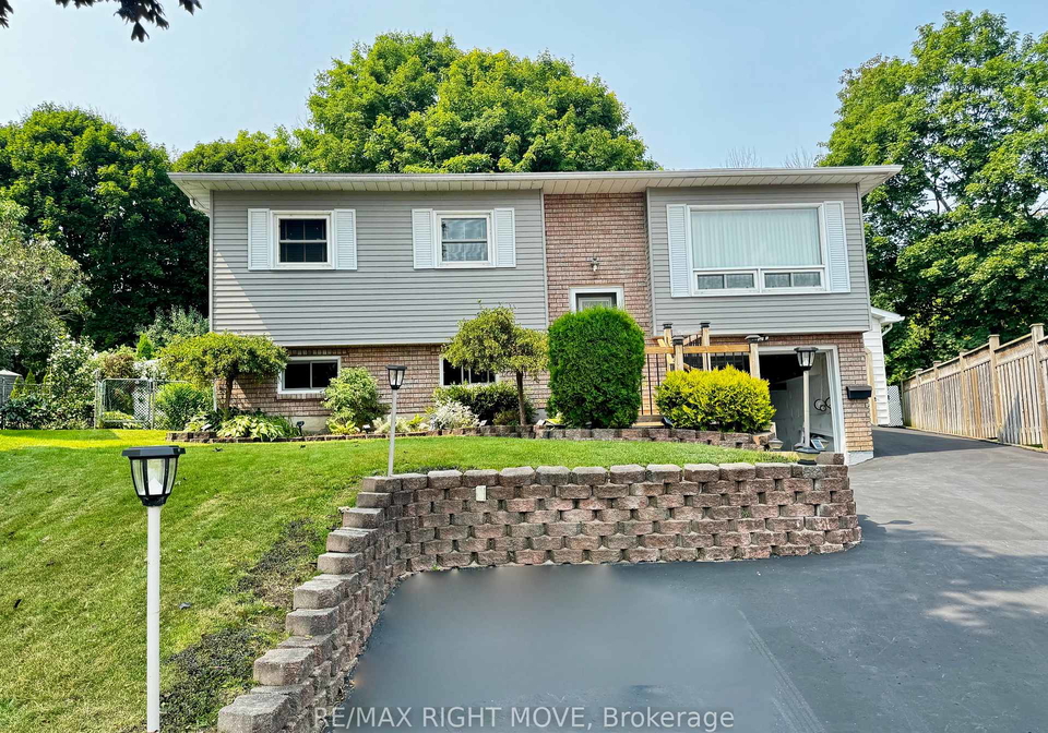 8-gaudaur-court-orillia-ontario-s13670304