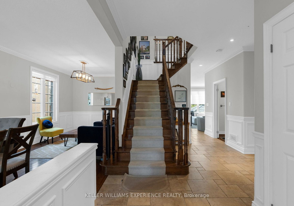 53-sovereigns-gate-barrie-ontario-s13670702