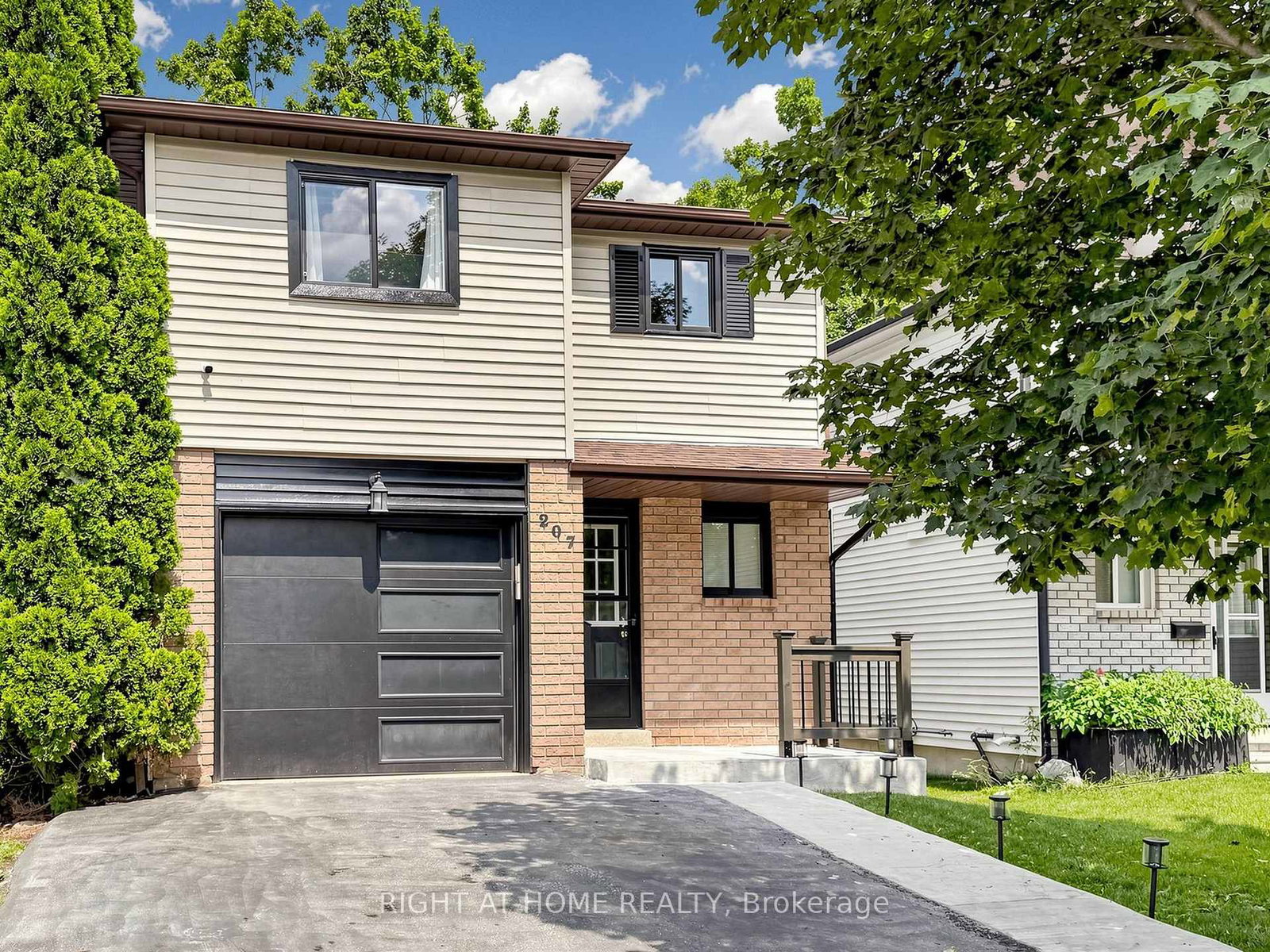 207-hickling-trail-barrie-ontario-s13674438