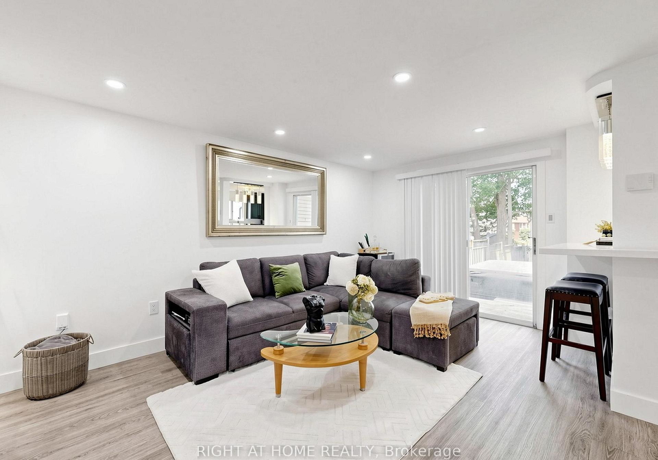 207-hickling-trail-barrie-ontario-s13674438