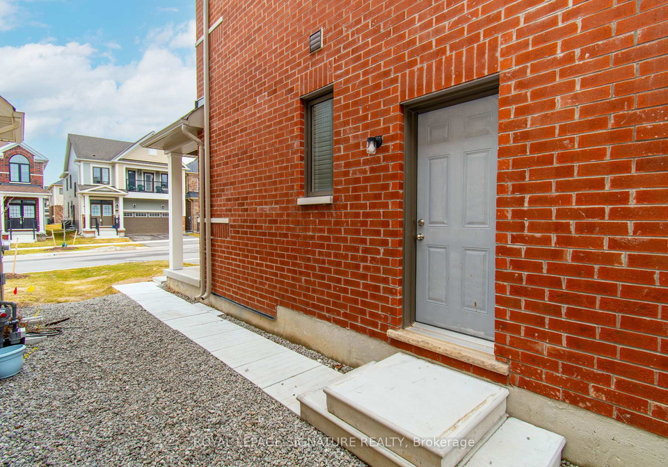 22-prudhoe-terrace-barrie-ontario-s13677388