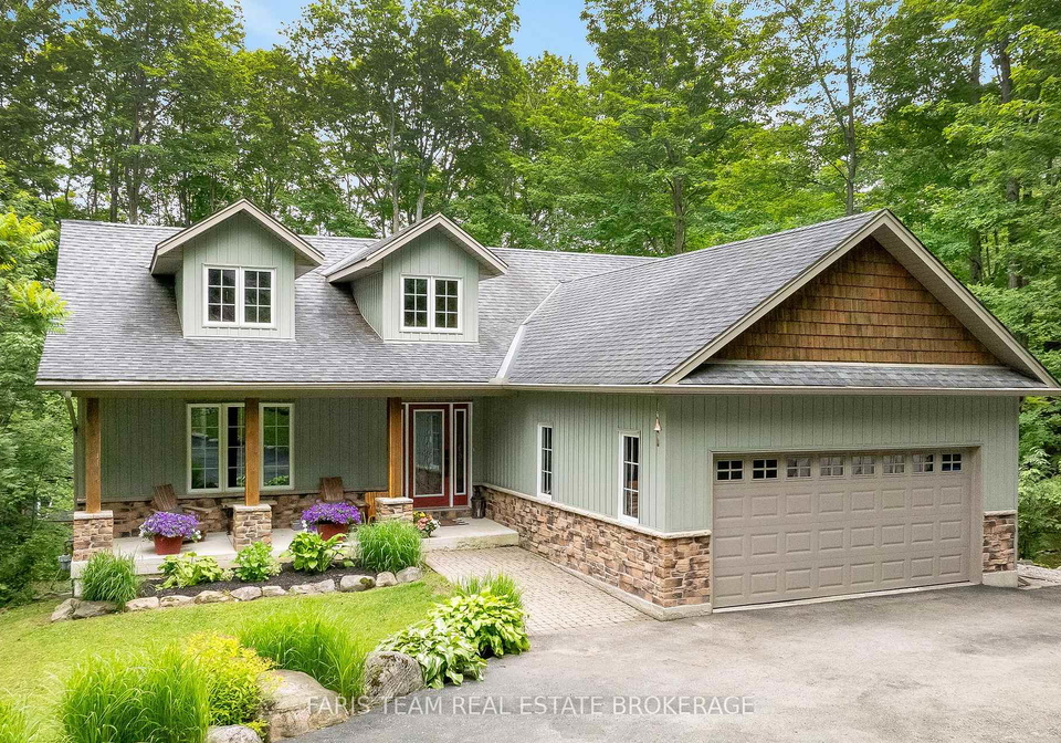 11-snowshoe-trail-oro-medonte-ontario-s13677398