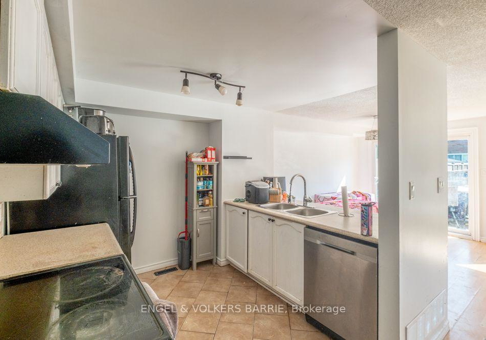 92-lee-crescent-barrie-ontario-s13678006