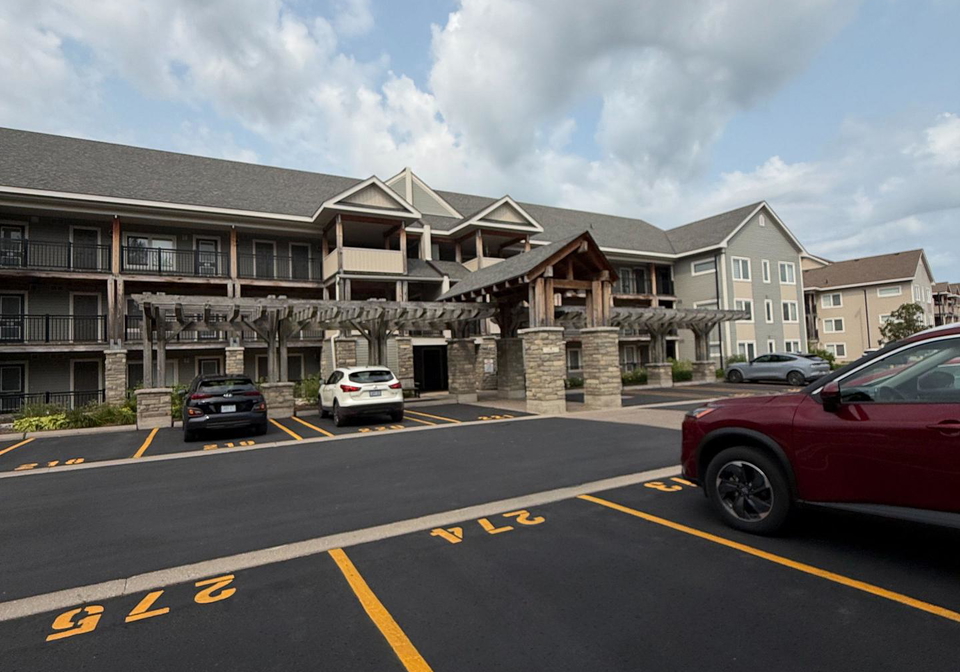 2-cove-court-collingwood-ontario-s13678698