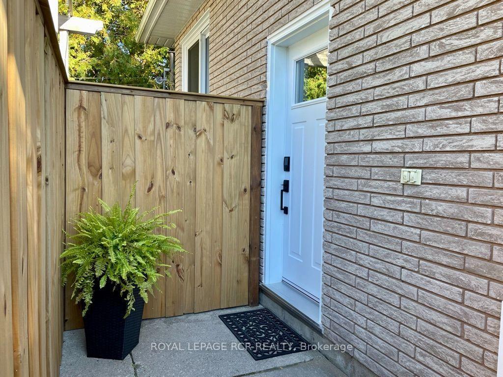 18-watts-crescent-collingwood-ontario-s13679302