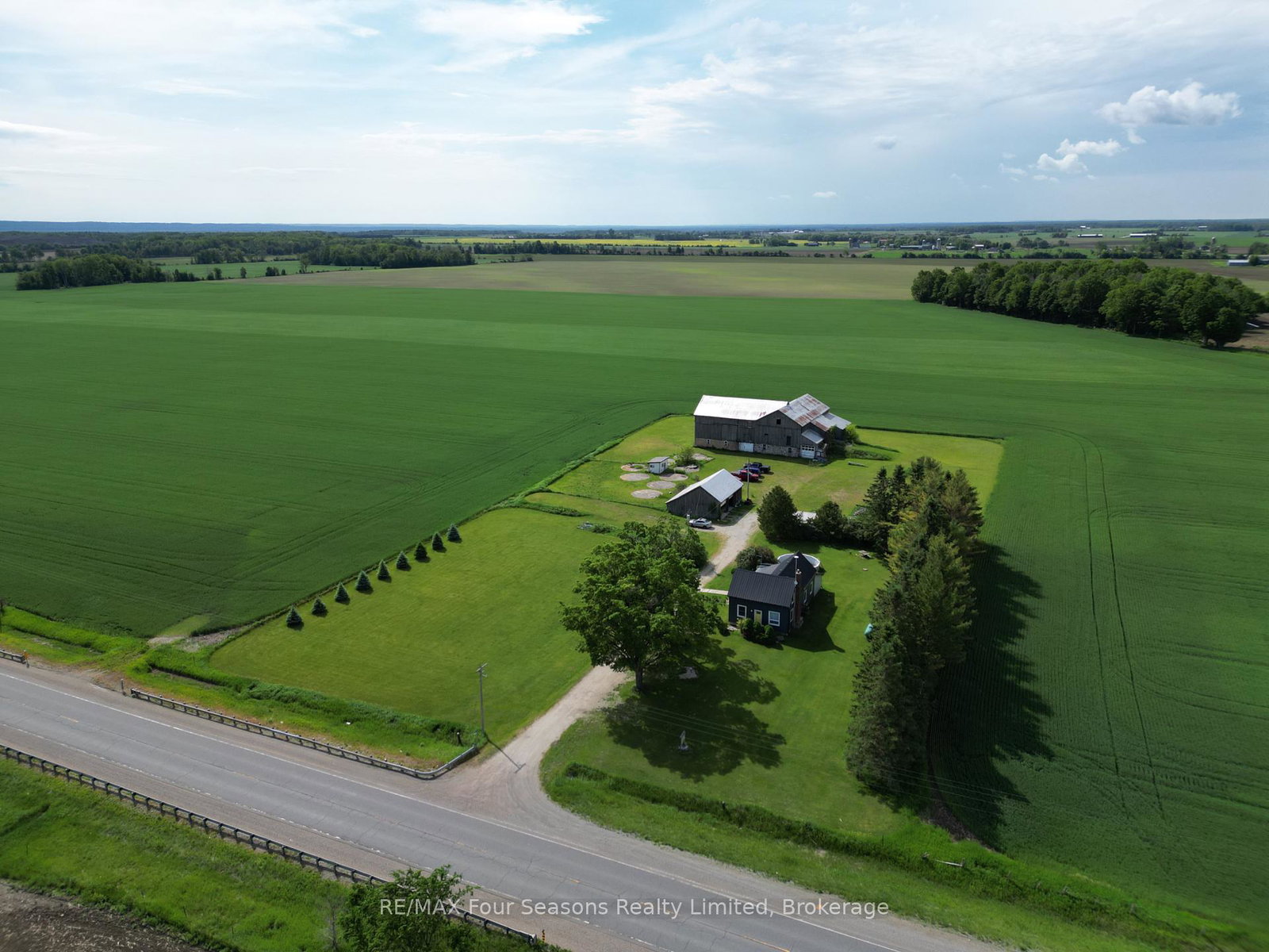 5803-26-highway-clearview-ontario-s13679502