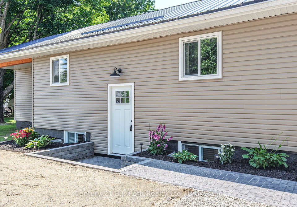 3332-cleveland-avenue-severn-ontario-s13681602