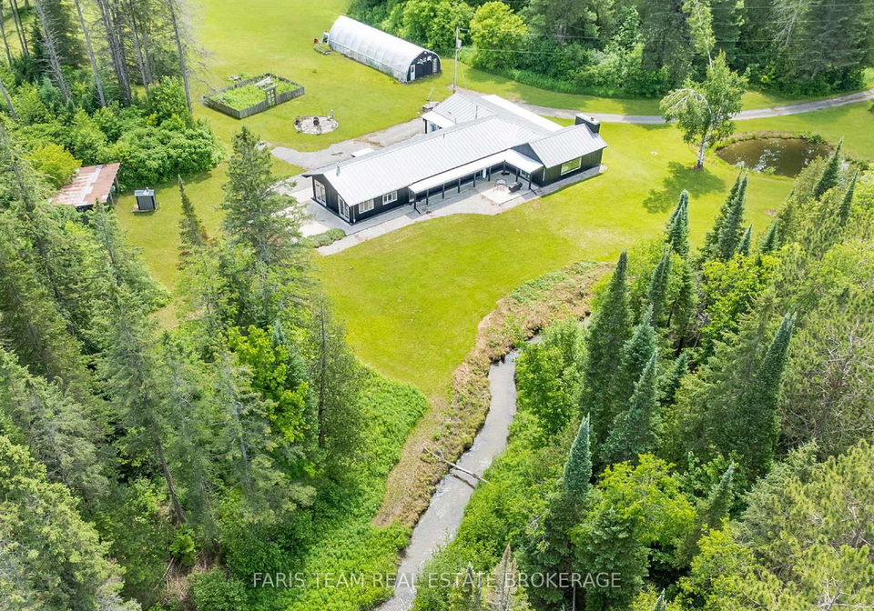1076-beaver-lane-springwater-ontario-s13682384