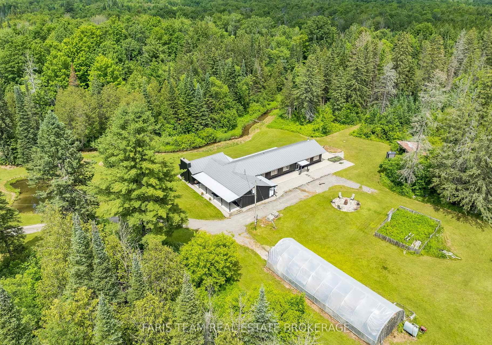1076-beaver-lane-springwater-ontario-s13682384