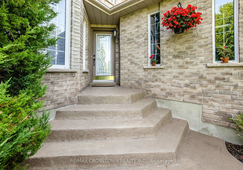 5-kelsey-crescent-barrie-ontario-s13684086