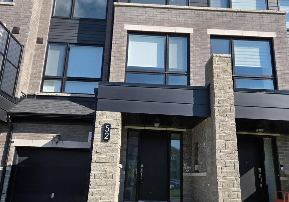 52-blue-forest-crescent-barrie-ontario-s13684832