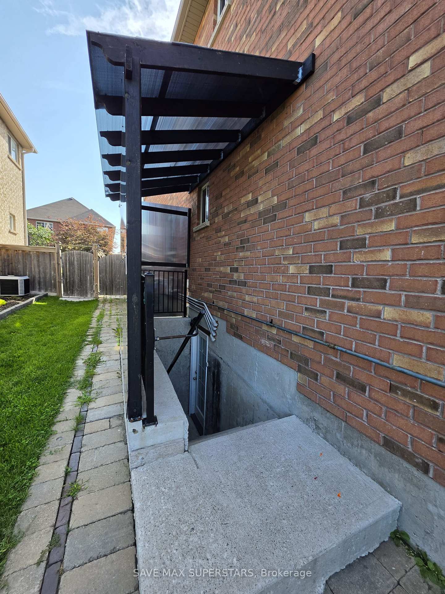 133-the-queensway-way-barrie-ontario-s13687994