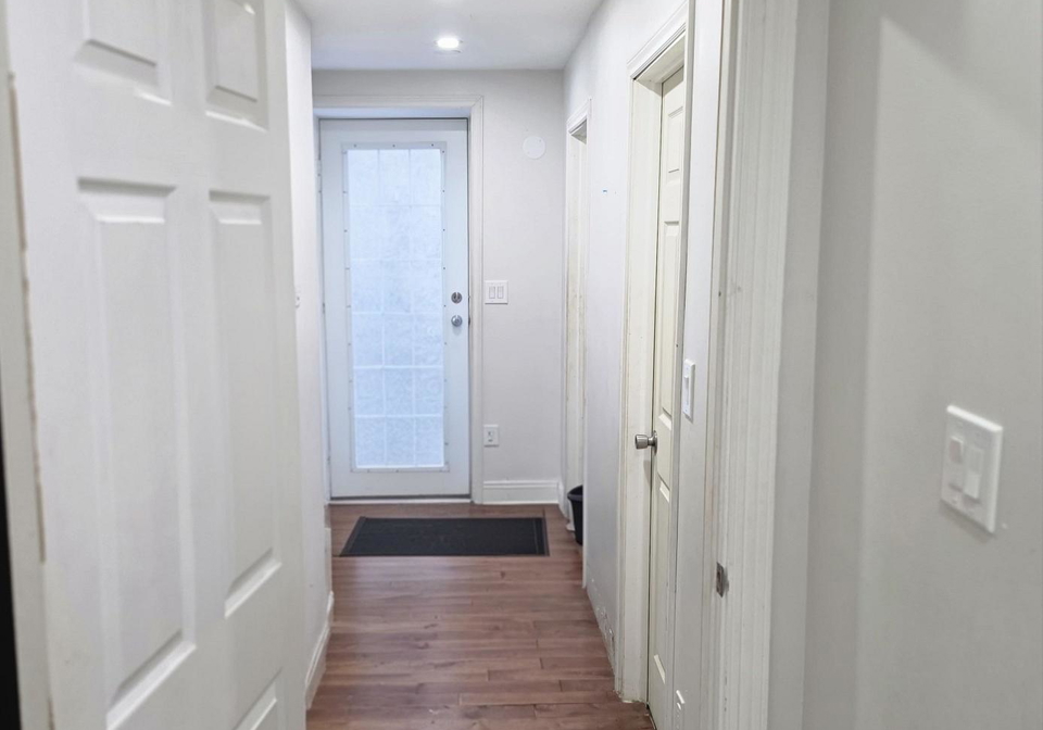133-the-queensway-way-barrie-ontario-s13687994