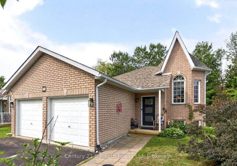 7-georgias-walk-tay-ontario-s13690406
