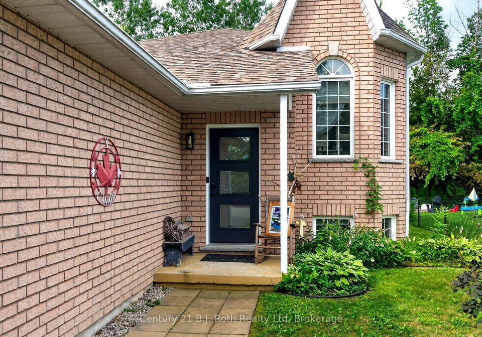 7-georgias-walk-tay-ontario-s13690406