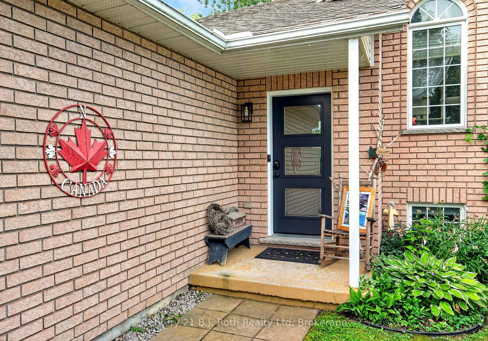 7-georgias-walk-tay-ontario-s13690406