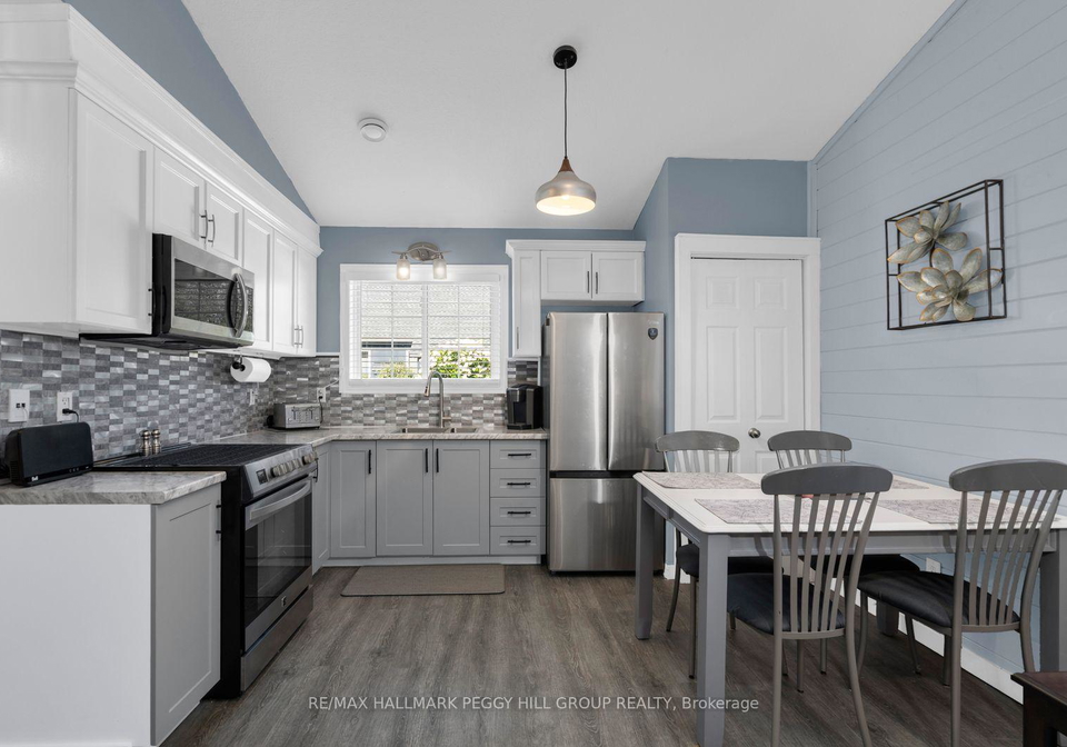 18-temagami-trail-wasaga-beach-ontario-s13690514