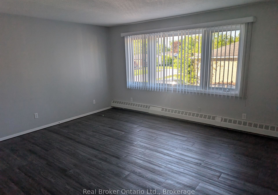 301-west-street-n-orillia-ontario-s13693278