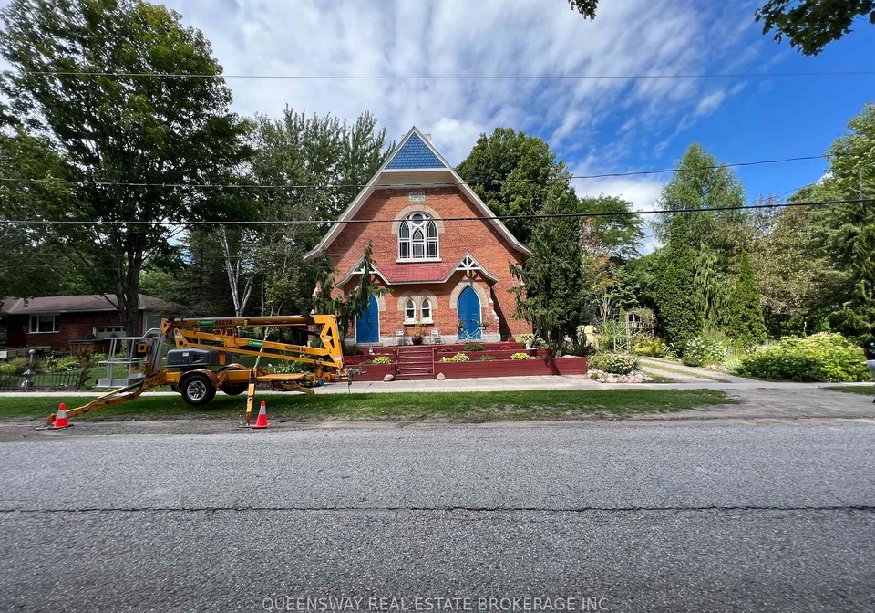 10-mill-street-w-springwater-ontario-s13698654