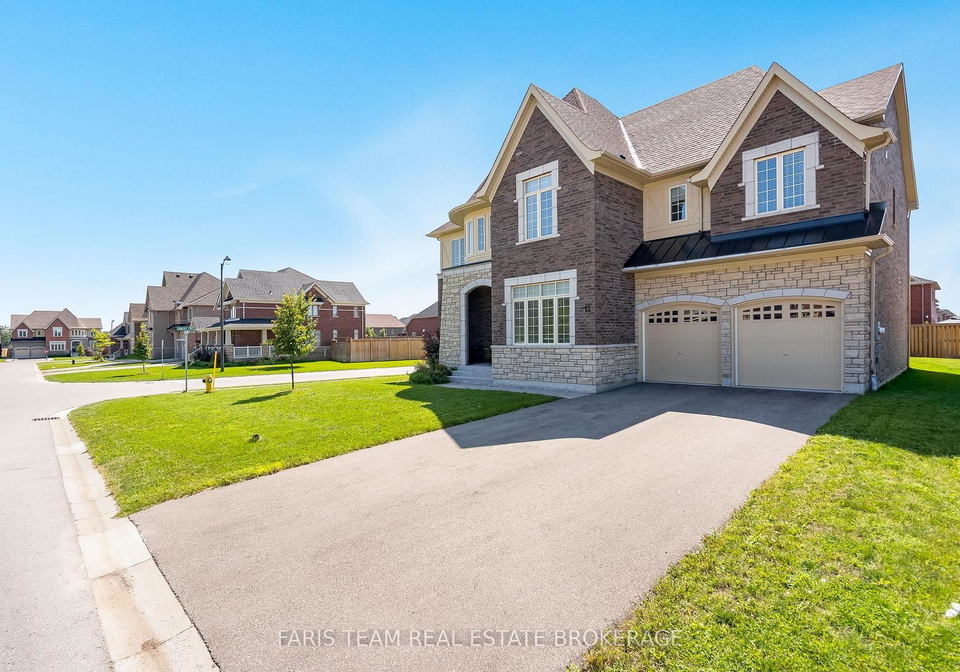 12-thompson-way-springwater-ontario-s13703212