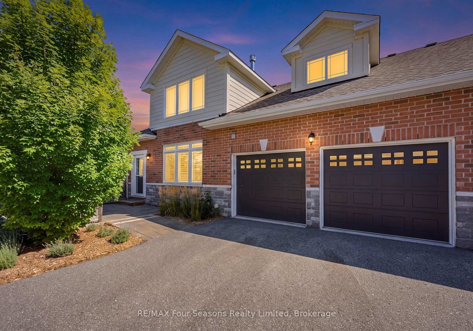 2-shipyard-lane-collingwood-ontario-s13703708