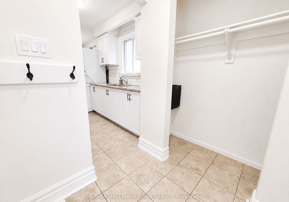 88-b-upper-bernick-drive-barrie-ontario-s13703986