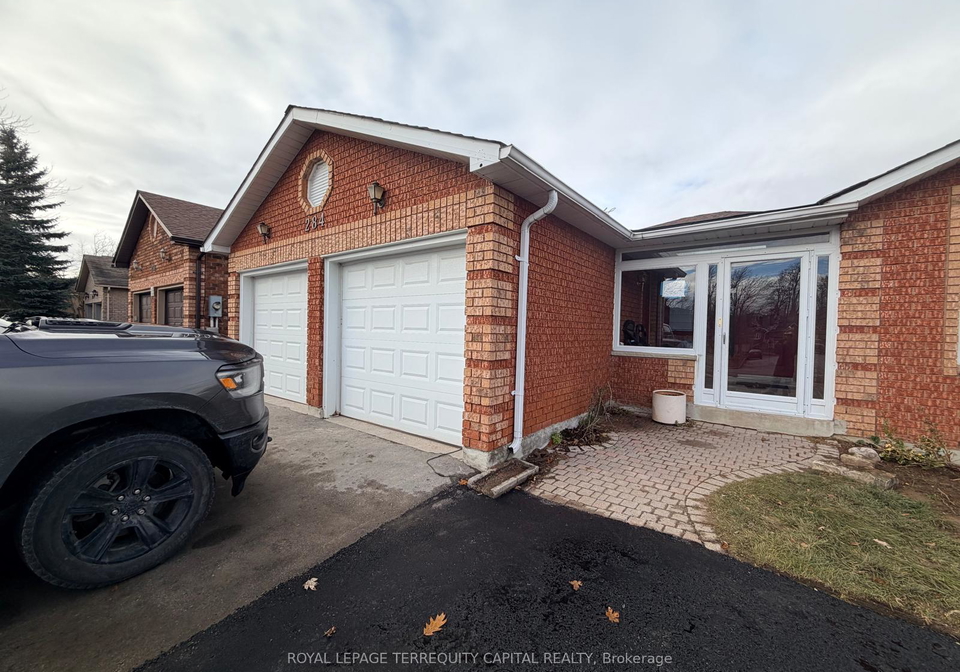 284-livingstone-street-w-barrie-ontario-s13706544