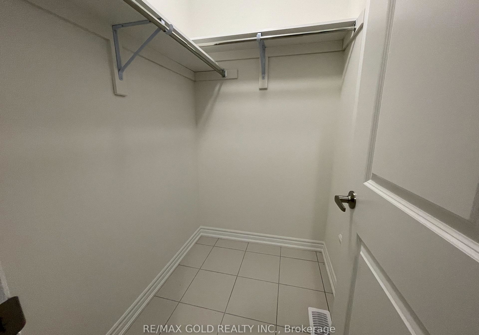 21-sanford-circle-springwater-ontario-s13712714