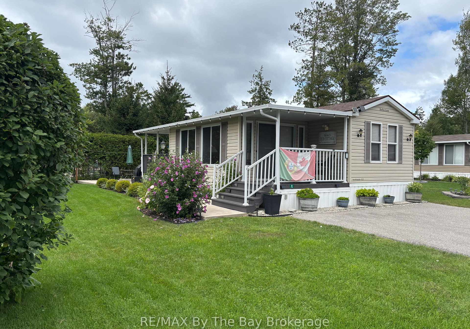8-kenora-trail-wasaga-beach-ontario-s13714298