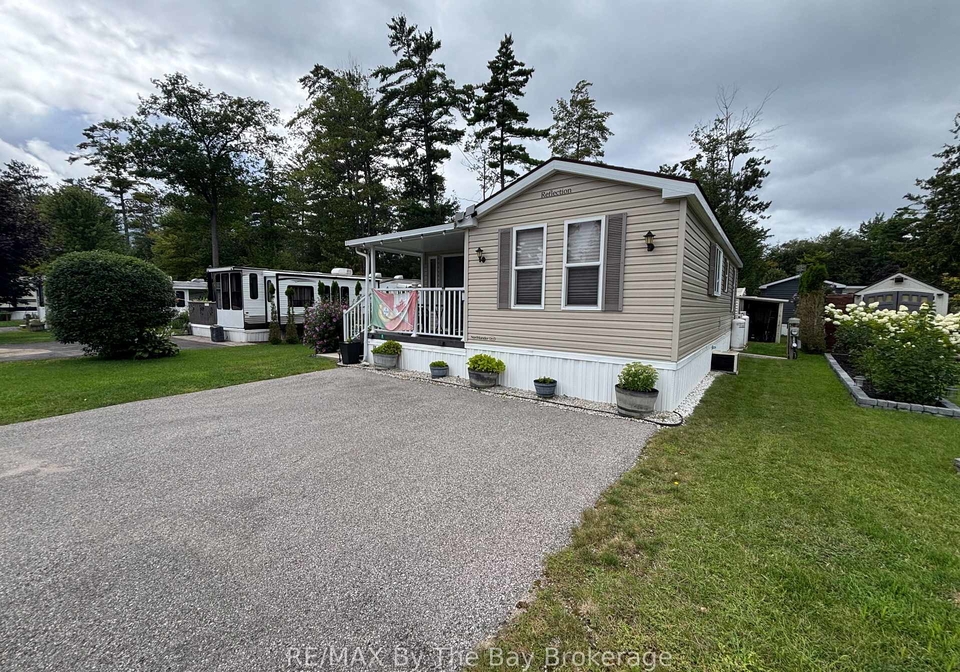 8-kenora-trail-wasaga-beach-ontario-s13714298