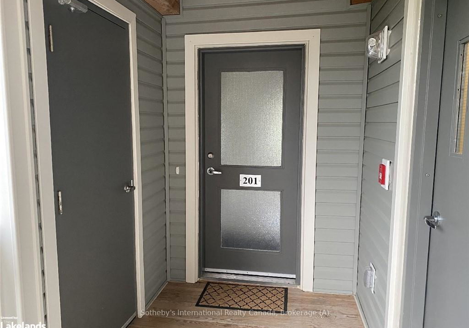 7-anchorage-crescent-collingwood-ontario-s13714368