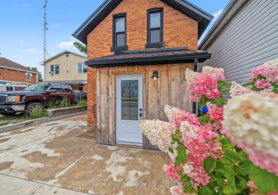 794097-124-grey-road-clearview-ontario-s13715586