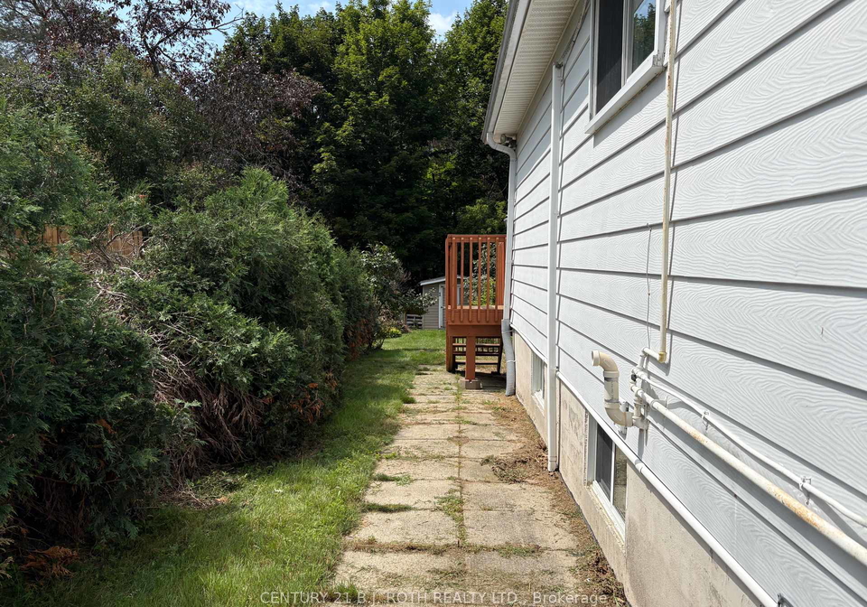33-beaumaur-drive-penetanguishene-ontario-s13716254