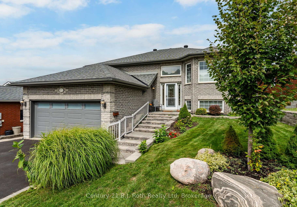 13-charles-street-penetanguishene-ontario-s13717854