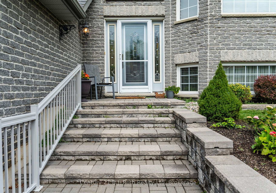 13-charles-street-penetanguishene-ontario-s13717854