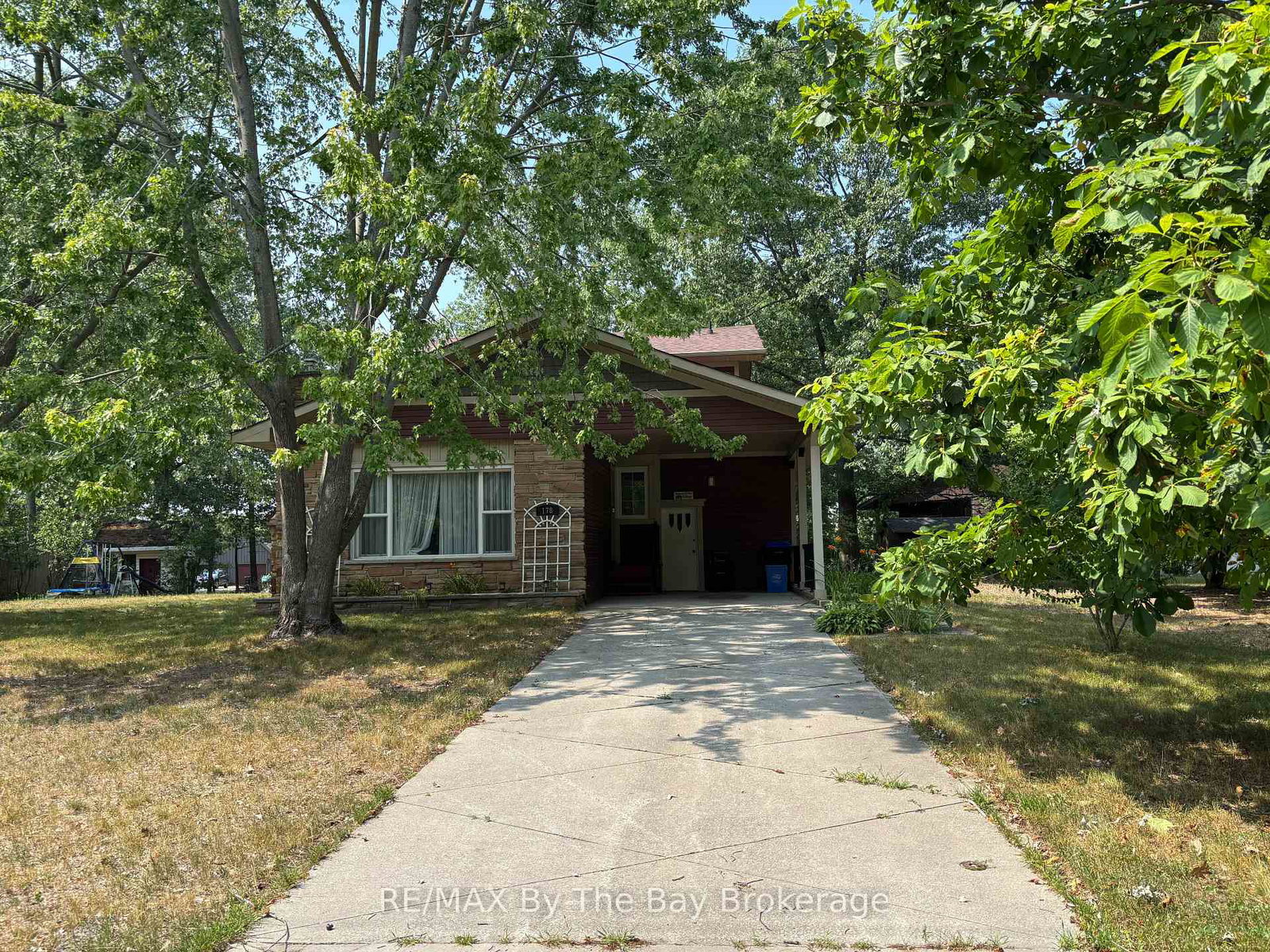 178-oxbow-park-drive-wasaga-beach-ontario-s13720884