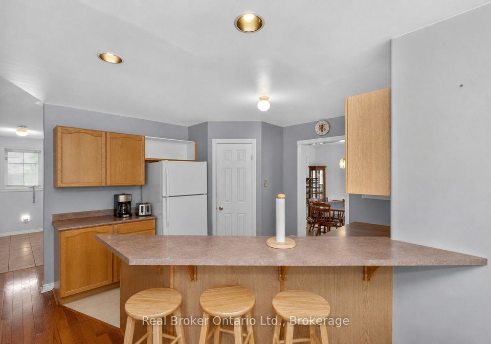 11-campbell-court-springwater-ontario-s13722350
