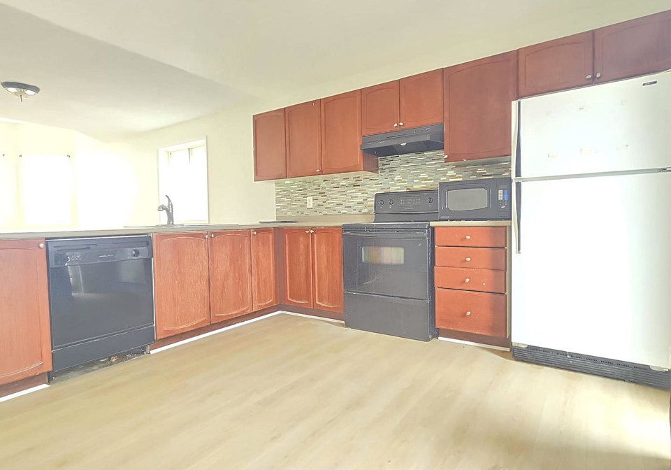 48-ambler-bay-barrie-ontario-s13725538