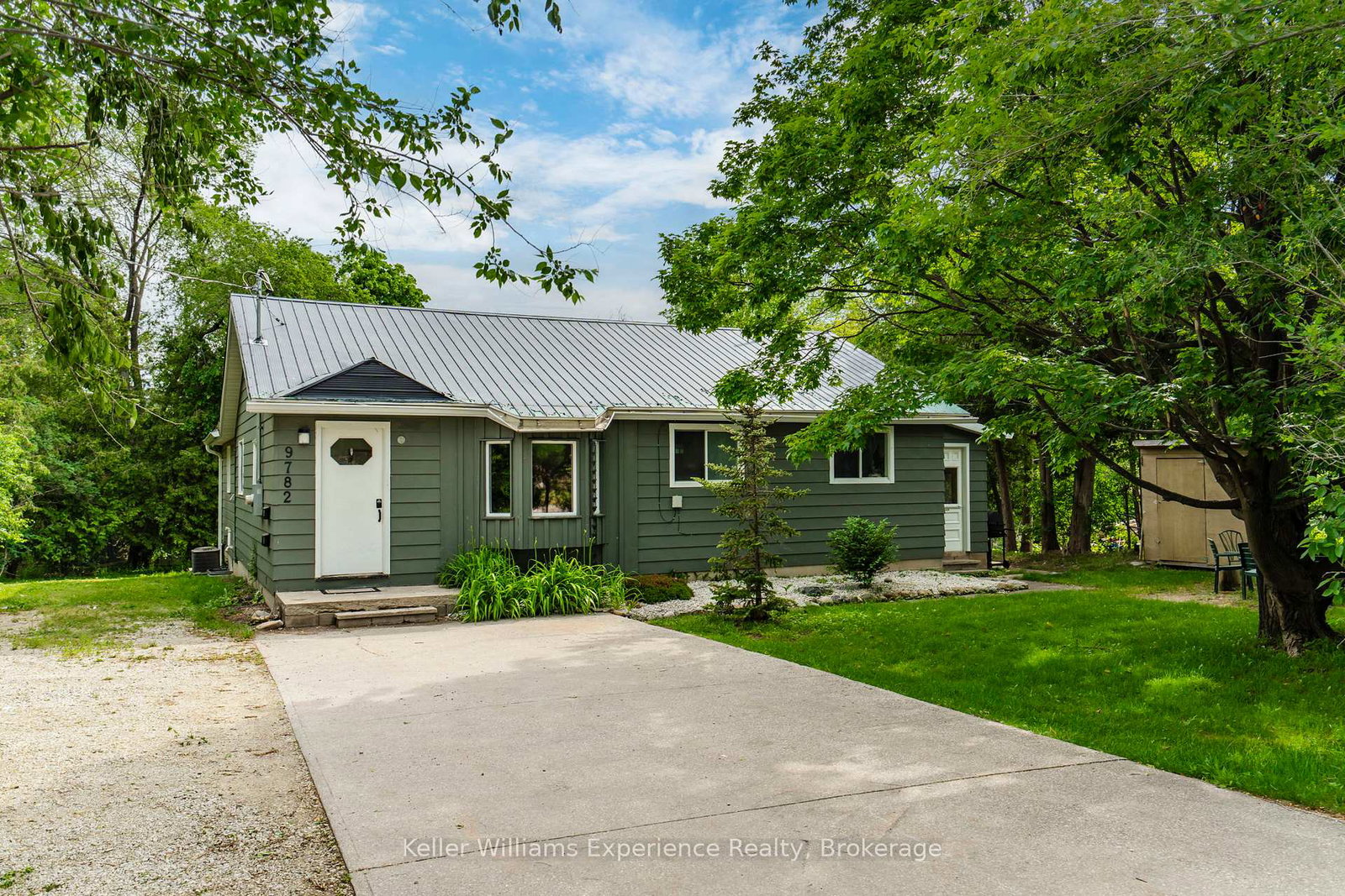 9782-beachwood-drive-collingwood-ontario-s13726838